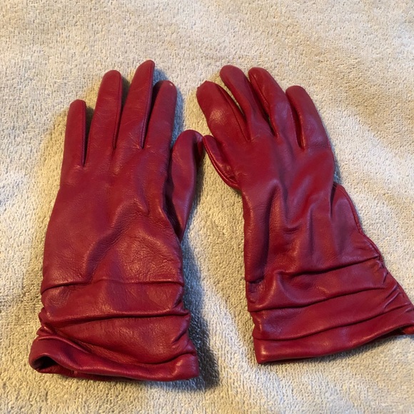 Sears Accessories - ✅Sears brand Red Leather Gloves